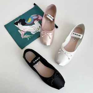 Miui Bow soie Yoga ballet chaussure plate pour femme hommes chaussures décontractées chaussure de créateur en plein air tazz sandale mocassin en cuir sexy luxe robe chaussure mode danse marche formateur chaussures