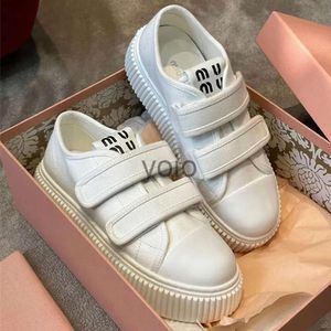 MIUI Casual Chores MIUI Sneakers Summer Toile Sumou Small Small White Shoes Platform Plateforme Sports Chaussures Cookie Platform Half Drag Plateppers Platform