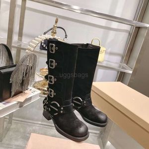 Miui Ding shoe 2023 Accueil Automne/Hiver Nouveau Haut En Cuir Véritable Talon Épais Bottes Longues Femmes Style Britannique Genou Manches Hautes Bottes De Chevalier