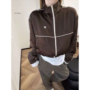 Miui miui veste C23 automne/hiver nouvelle mode brodé motif triomphal Maillard manteau de Baseball en vrac