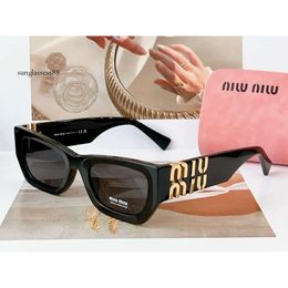 Miui miui lunettes de soleil haute qualité aperçu 2023 été classique oeil de chat rectangle lunettes de soleil pour les femmes