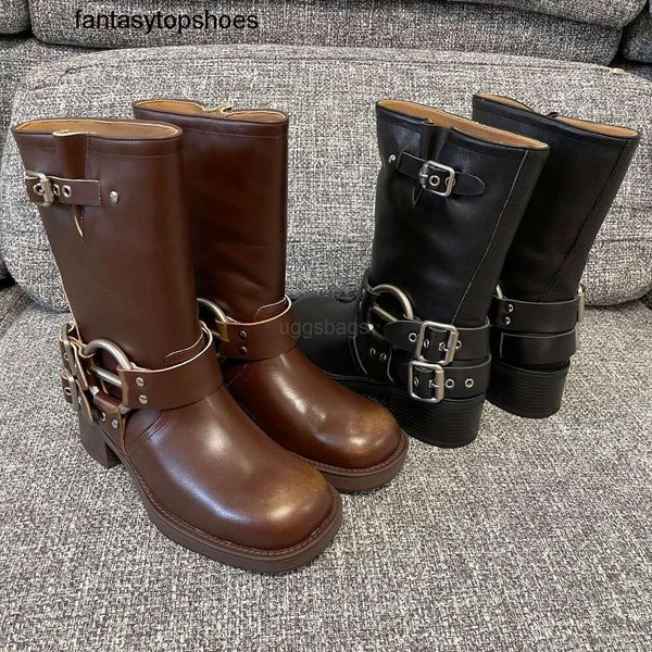 Miui mivmiv nuevo zapato 2024 otoño/invierno de la mejor calidad de cuero de cuero medianos botas de vaquero occidental botas artísticas de moda de la mujer botas cortas botas cortas