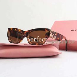 MIUI SUNGLASSES DESCRIRES LOCES SUN LOUCES DE SUMPROS DE MODE CADRE OVAL LEMULES DE SOINDE DE haute qualité Femmes anti-radiation Polarisé Lentions pour hommes Mentes de luxe rétro 978