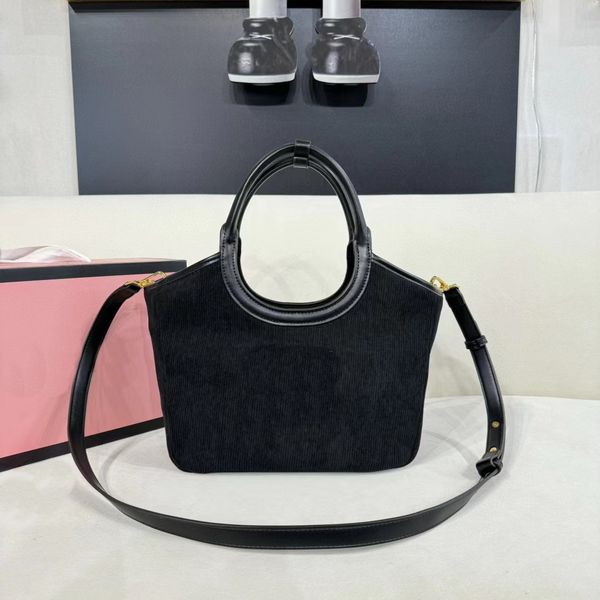 Miui Bolso de mano Lana de cuero genuino Bolso para axilas de alta calidad Nuevo diseño simple Bolso de cosméticos de marca de moda Bolso de gran capacidad Bolso para teléfono móvil Bolso de marca famosa Vario