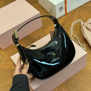 MIUI sac sous les bras concepteur femmes haute qualité laque en cuir Hobo sac unique sac à bandoulière 3D lettre Logo mode sac à main
