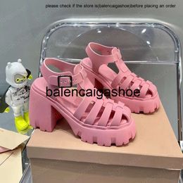 Miui Designer pour femmes chaussures décontractées sandales de plage d'été classique mode épaisse talon épais boucle borde