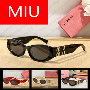 Miumiues SMU09WS Designer Lunettes de soleil Miui Glasses Italien Designer Site officiel Feuille PC de haute qualité Classic Luxury Cat Eye Sunglasses