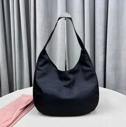 Sac miumius Miui sacs fourre-tout design Hobo sous les aisselles sac à bandoulière grande capacité sac d'errance sac de banlieue Portable