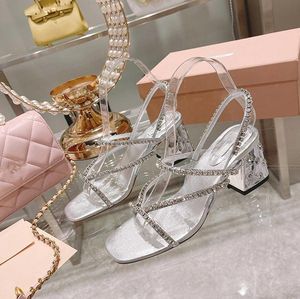 Miumius Strass Sexy Sandalen Met Hoge Hakken Open Tenen Sling Banket Bruiloft Dames Resort Meisjes Dikke Hakken Zwart Zilver Kristal Strand Sandalen Kpmh