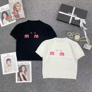 Miumius printemps/été nouveau 3D flocage broderie lettre tricoté à manches courtes femmes col rond pull court T-shirt