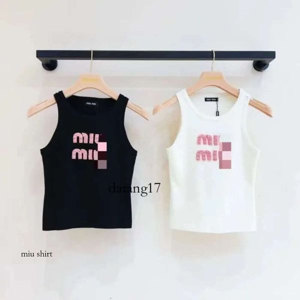 MIVMIV Camiseta Diseñadora de camisetas para mujeres Mujeres Sey Halter TEE FIESTA MIUI Moda Crop Top Top Borded Miv T Camiseta Spring Summer Backless 3037 679