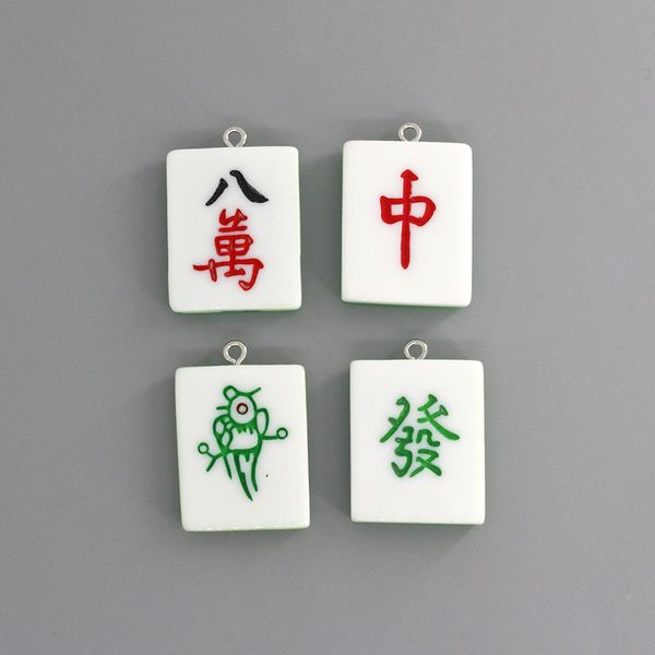 Mélangez 10pcs / pack sculpture chinoise Mahjong Mahjong Resin Resin Charms Funny Game Collier Keychain Pendants Diy bijoux accessoire