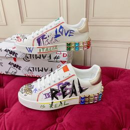 Chaussures de tennis vulcanisées de marque de couleurs mélangées, baskets à plateforme en cuir, imprimé Graffiti, plates de styliste en cristal