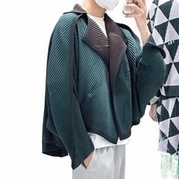 Miyake Plissé Automne Nouveau Trench-Coat pour hommes Designer original Hip Hop Coloré Bande verticale Veste courte Top x0pV #