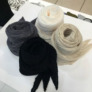 Miyake plissée femme écharpe châle tissu coréen mode fine fine crème solaire foulard foulard femme luxe marque hijabs for woman 240511