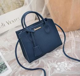 Mm maat 40156 luxe designer tas naverful in reliëf Black bloem dames handtas schoudertassen mode composiet dame koppeling tas tas vrouwelijke munten portemonnee 2024