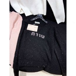 MM24 Autunno/inverno New Grils Top maglione da donna lavorato a maglia sottile alla moda con lettera e design con perline