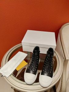 MM6 Klassieke sneaker casual schoenen unieke teenletters met eenvoudige effen kleur stoffen zijkant met logo mode maat 35-40