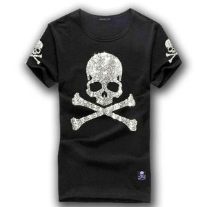 MMJ Mastermind Japon Shining Diamond Rhingestone Skull Skull Gun O-Leck T-shirt en coton à manches courtes