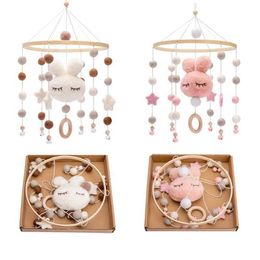 MOBILES# BABY RATTLES CRIB MOBILES TOY Cotton Konijn Bed Bell Roterende muziek Rammelaars voor COTS PROPEMENTIE ZUCHT ZUCHTEN TOEEN TOETS Q240525