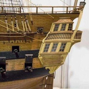 Ensemble de maquettes USS Bonhomme Richard échelle 1 48 58 