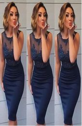 Moderne 2019 Bleu Marine Longueur Au Genou Robes De Cocktail Courtes Applique Dentelle Top Gaine Colonne Robes De Soirée Élégantes Femmes Dress7838459