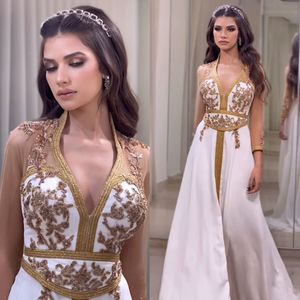 Moderne Arabische Kaftan Witte Avondjurken Met Gouden Kant Geappliceerd Kralen A-lijn Lange Mouwen Formele Gelegenheidsjurk Voor Dames 2024 Split Vooraan Dubai Galajurk