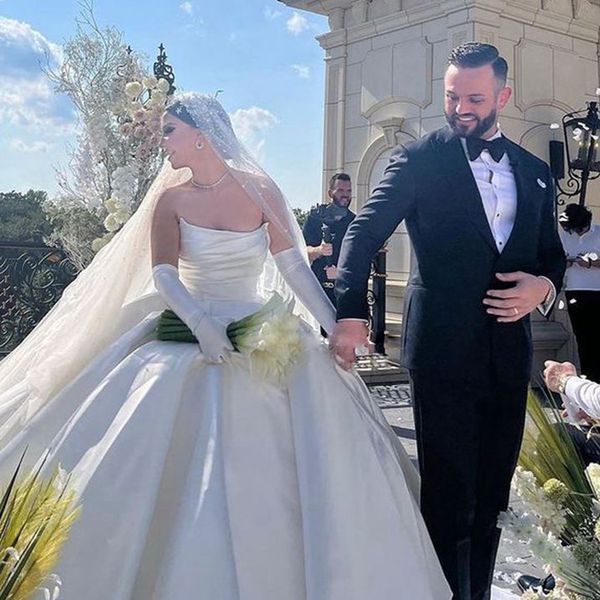 Vestido de baile moderno vestidos de novia plisado escote sin tirantes vestidos de novia satén Arabia Saudita robe de mariee