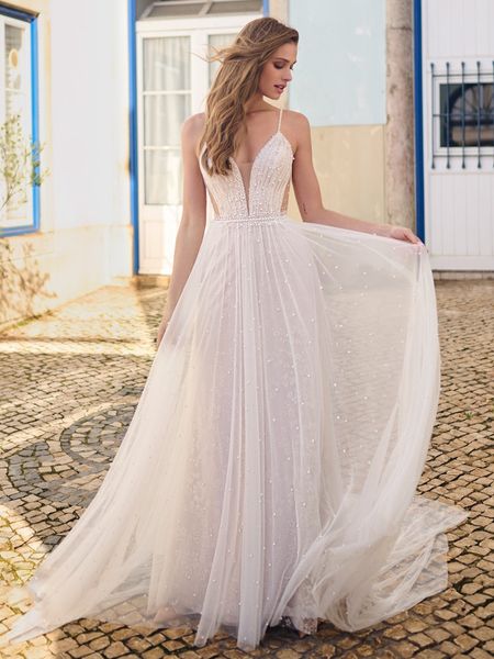 Robes de mariée modernes Perles de plage Spaghetti Stracts Jardin Robe nuptiale designs sur mesure plus taille Boho Brides Robes pour femmes