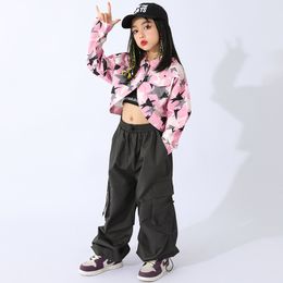 Moderne danskleding voor kinderen roze gewasjas losse vrachtbroek meisjes kpop jazz street dance outfit hiphop kostuum rave slijtage