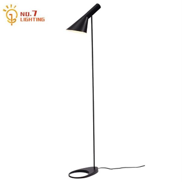 Lampe sur pied d'angle LED E27 de styliste moderne Arne Jacobsen, luminaire décoratif d'intérieur, idéal pour un salon, une chambre à coucher ou une table de chevet, 221s