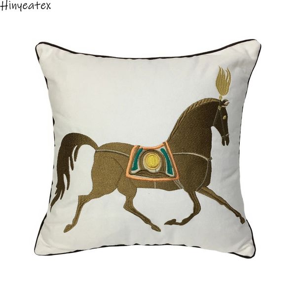 Coup de coussin de concepteur de chevaux modernes Horse de coussin de canapé blanc litté