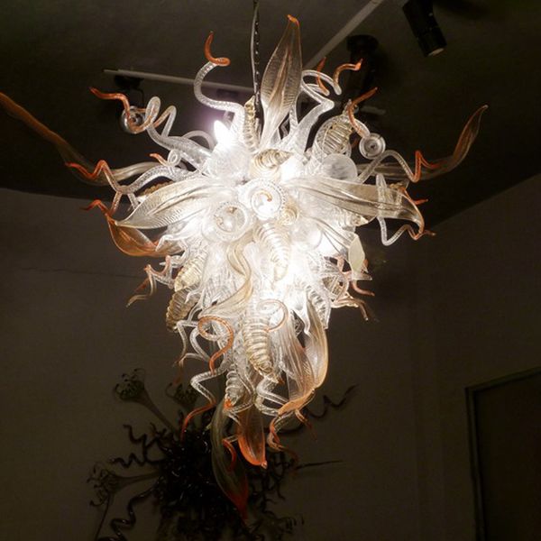 Lámpara de araña de flores moderna Nueva moda Lámpara de hoja de vidrio de arte soplado a mano Decoración del hogar del hotel Luz colgante de cadena LED en venta 70 por 90 CM