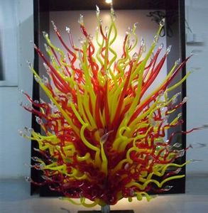 Lámparas de pie modernas de vidrio soplado a mano Escultura de vidrio soplado rojo y amarillo para decoración de arte de jardín Esculturas de pie de vidrio de Murano