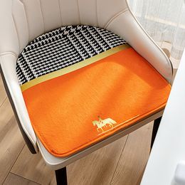 Chaise de salle à manger en cuir en cuir en forme de fer à cheval moderne coussin américain coussin de chaise de chaise d'ananas orange américaine avec radian