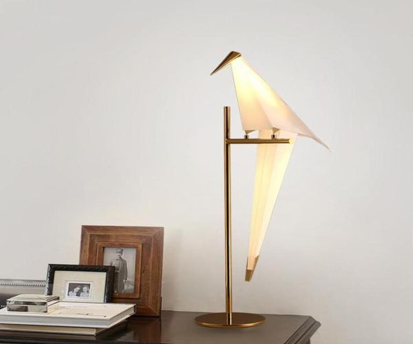 Lámpara de mesa de pájaros de origami de acompañamiento de hierro moderno Lectura de la noche del dormitorio LED Light Fixure4146511