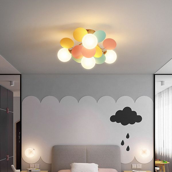 Plafond moderne à LEDs luminaire pour chambre et allée d'enfants, éclairage de chambre à coucher lustre de couleur boule de verre en feuille de fer