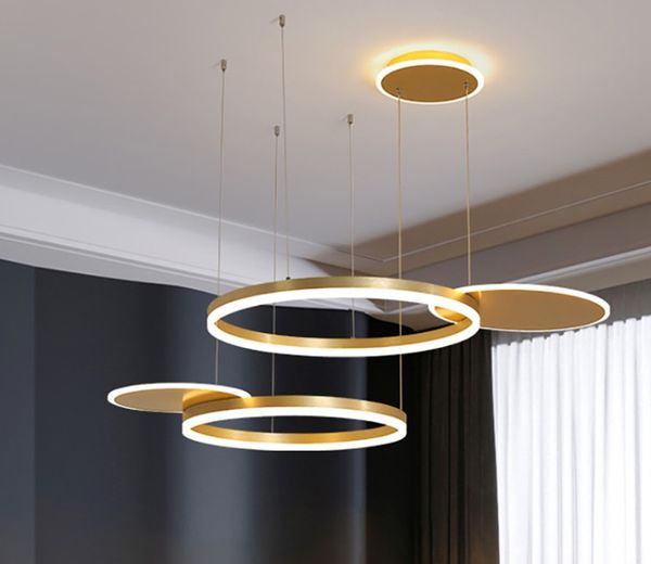 Éclairage moderne de lustre d'anneau de LED avec la lumière pendante de plafond de Dimmable d'or à distance avec des nuances acryliques pour le salon de chambre à coucher