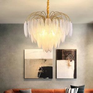 Lampe à suspension en cristal de luxe moderne pour salon chambre à coucher salle à manger lustre en plumes de Style français luminaire d'intérieur