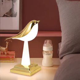 Magpie Bird Table Table Creative Night Light Touch Tacy Charge A atmosphère Light Car Aromatherapy Decorative Light Home Decor
