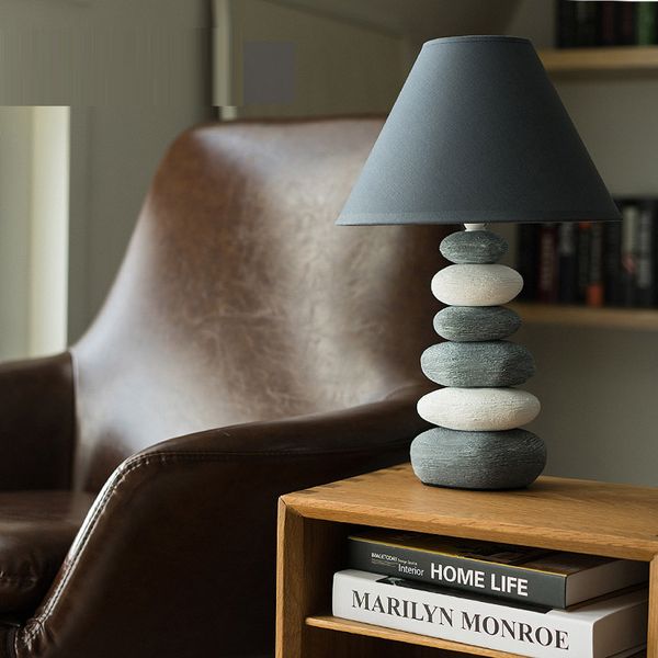 Lampe de table de mode minimaliste moderne, lampes de bureau de chambre à coucher, personnalité de chevet, créativité simple, lampe de table d'étude chaude européenne veilleuses