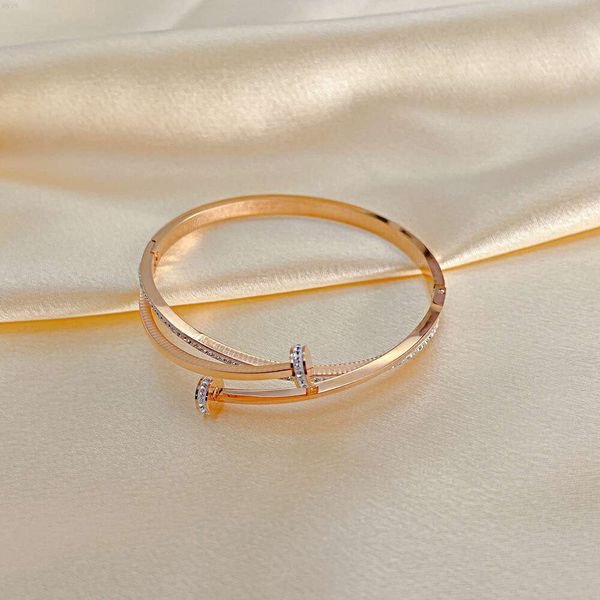 Pulsera de oro de 18 k con precio de fábrica de China de diseño novedoso moderno