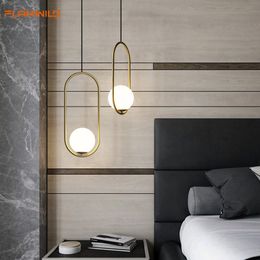 Iluminación colgante moderna Candelera dorada Fixtura de iluminación colgante con pantalla de lámpara de vidrio blanco para comedor de cocina dormitorio