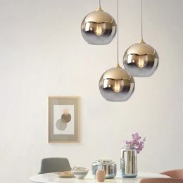Luces colgantes modernas Coschada de pelota de vidrio para el comedor dormitorio decoración del hogar nórdico suspensión de luminaria E27 accesorios de cocina