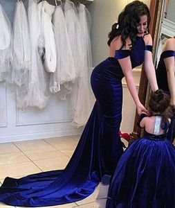 Vestidos de noche modernos de terciopelo azul real halter sirena hasta el suelo vestido formal de noche vestidos para madres e hijos Vestidos De Noiva