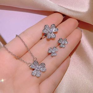 Modern Simple Bulgarly Necklace Classic Charm Design for Lovers Red Fashion Women Small Popular Diamond Clover Shining W464