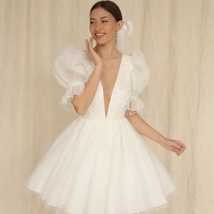 Manga moderna Corta Una línea Vestidos de novia Perlas Cuello en V profundo Mini falda hinchada nupcial Vestido de segunda recepción 326 326