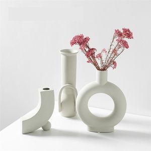 Modern White Ceramic Vases Chinese Style Simple Designed Pottery And Porcelain Vases For Artificial Flowers Decorative Figurines 210409