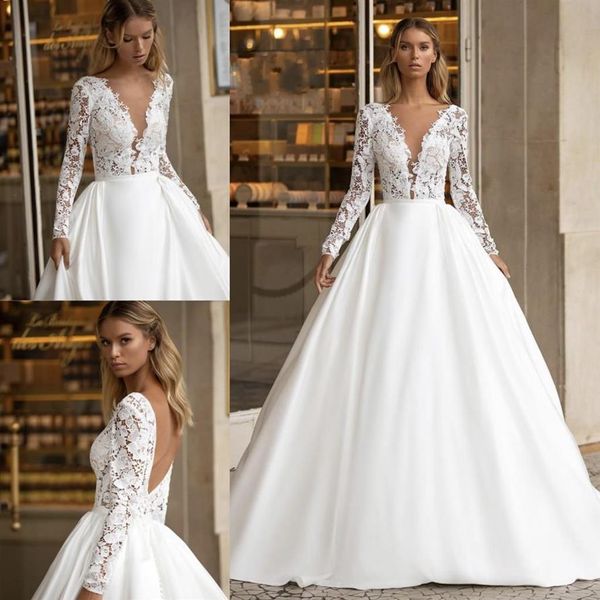 Modeste Élégant Africain Blanc A-ligne Robe De Mariée Robe De Mariée En Dentelle Applique Satin Col En V Profond À Manches Longues Plus La Taille Balayage Train Fo2402