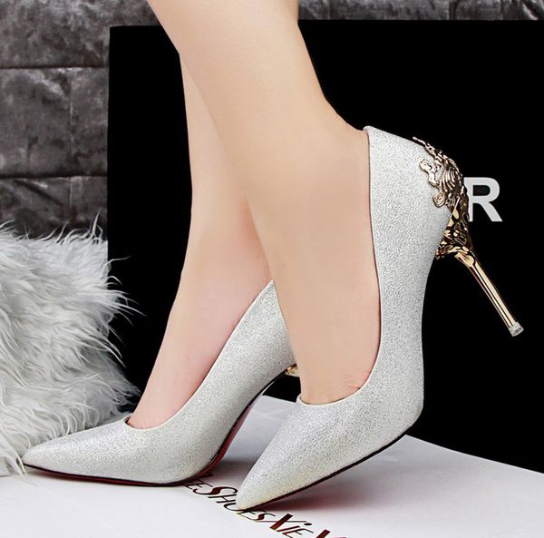 Modeste luxe marque chaussures de mariage paillettes paillettes fête formelle mousseux unique diamant mariée talon haut printemps plus récent mariée S2884